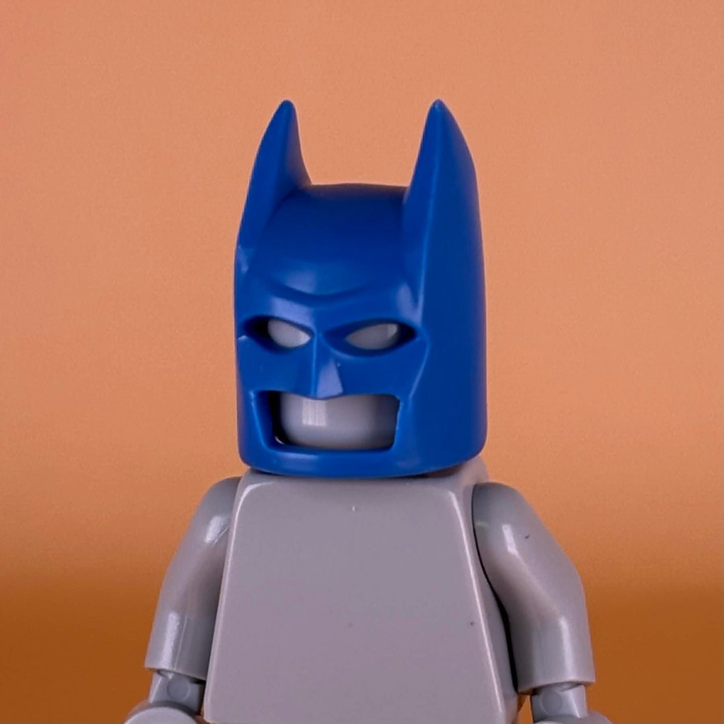 06 Night Crusader Cowl (Blue Cowl/Hollow Eyes/Standard Ears