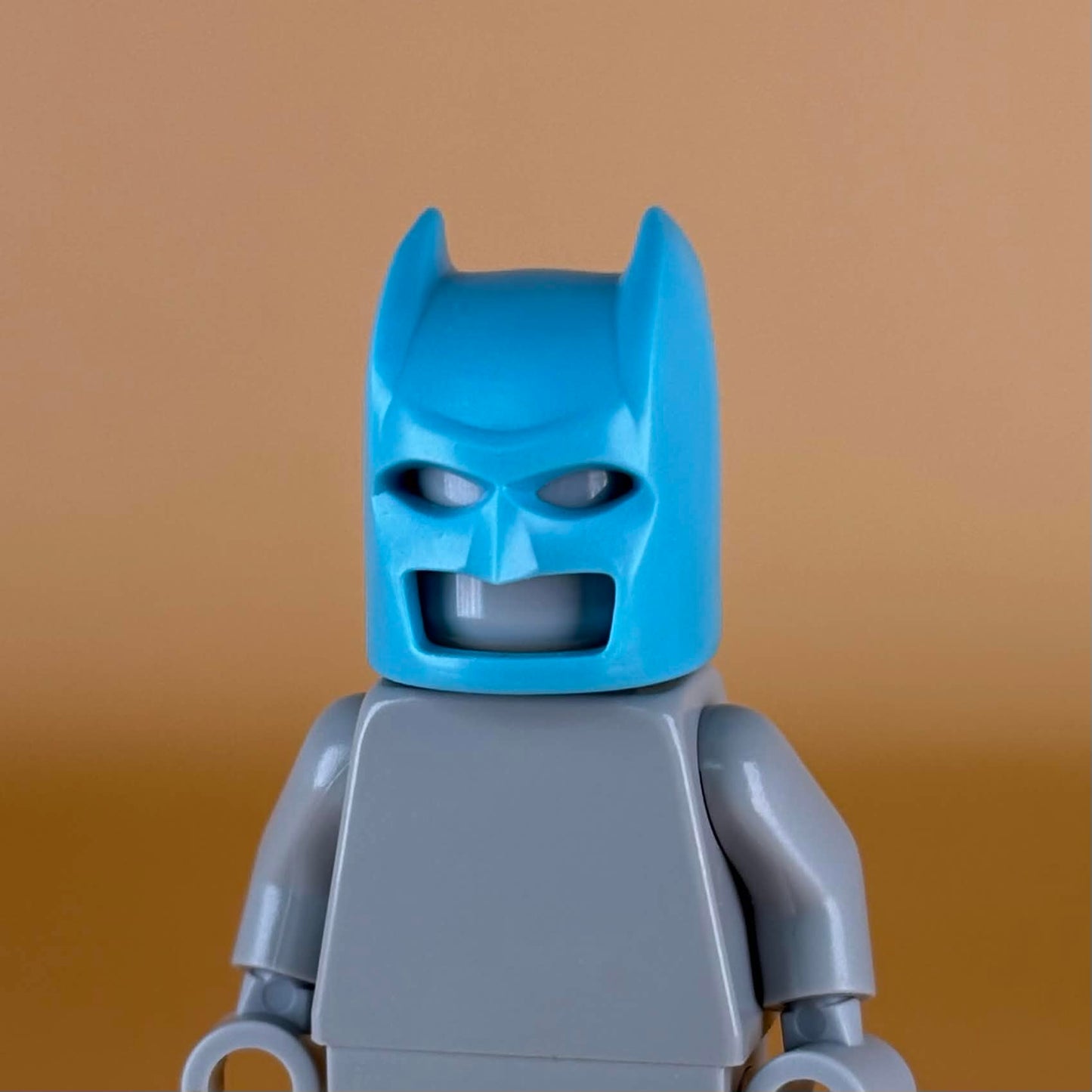 06 Night Crusader Cowl (LT/Hollow Eyes/Short Ears)